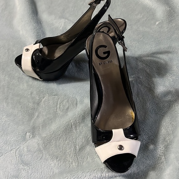 Guess High Heel Shoe - Picture 2 of 6